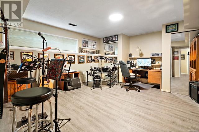 4th bedroom, band room or office. | Image 19