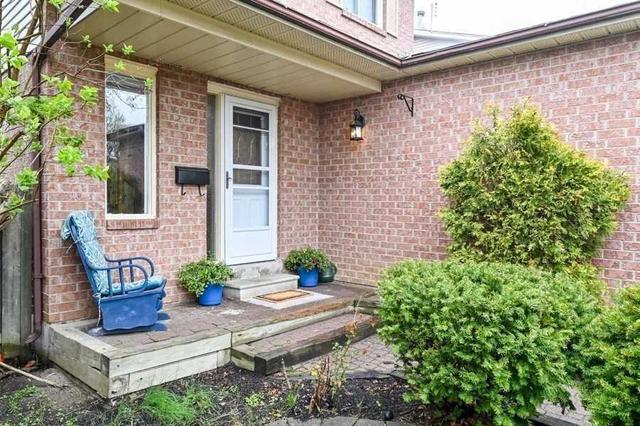 80 Cassander Cres, House detached with 3 bedrooms, 2 bathrooms and 3 parking in Brampton ON | Image 12