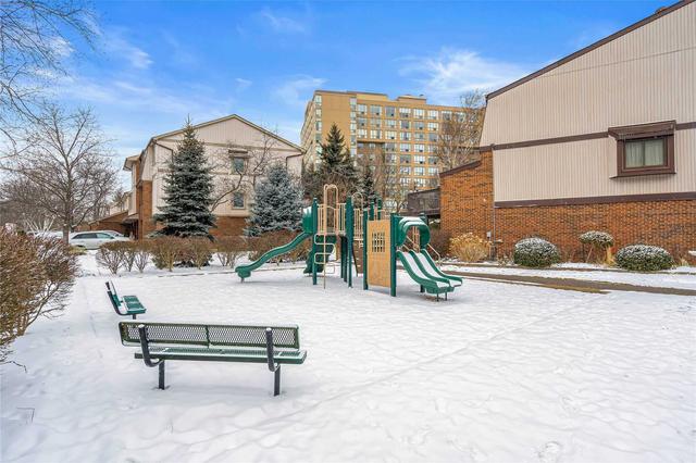 ph#3 - 1110 Walden Circ, Condo with 2 bedrooms, 2 bathrooms and 2 parking in Mississauga ON | Image 30