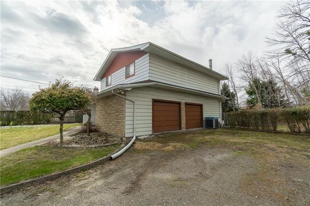 747 Winston Road, House detached with 3 bedrooms, 1 bathrooms and 1 parking in Grimsby ON | Image 45