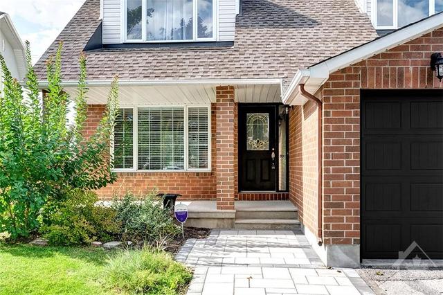 3011 Courtyard Crescent, House detached with 4 bedrooms, 4 bathrooms and 4 parking in Ottawa ON | Image 2