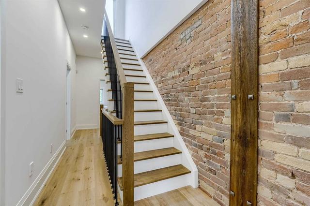 271 Delaware Ave, House detached with 4 bedrooms, 4 bathrooms and 2 parking in Toronto ON | Image 9