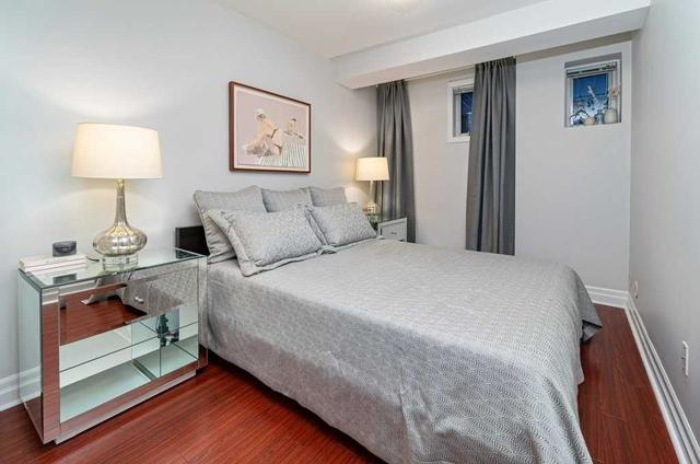 105 - 415 Jarvis St, Townhouse with 2 bedrooms, 1 bathrooms and 1 parking in Toronto ON | Image 3
