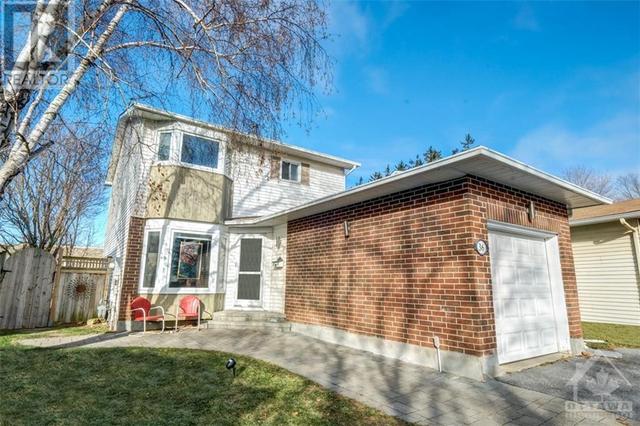 36 Gowrie Drive, House detached with 3 bedrooms, 2 bathrooms and 5 parking in Ottawa ON | Image 2
