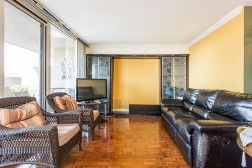 2004 - 270 Scarlett Rd, Condo with 3 bedrooms, 2 bathrooms and 2 parking in Toronto ON | Image 12