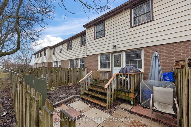 5 - 136 Notch Hill Rd S, Townhouse with 3 bedrooms, 2 bathrooms and 1 parking in Kingston ON | Image 37