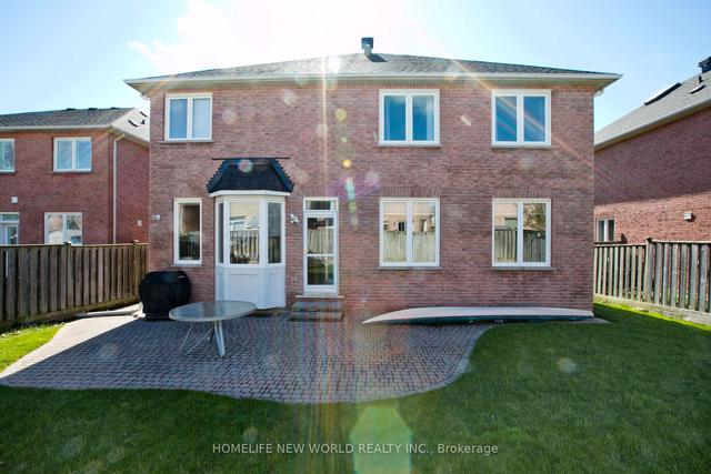 18 Houndsbrook Cres, House detached with 5 bedrooms, 4 bathrooms and 6 parking in Markham ON | Image 12