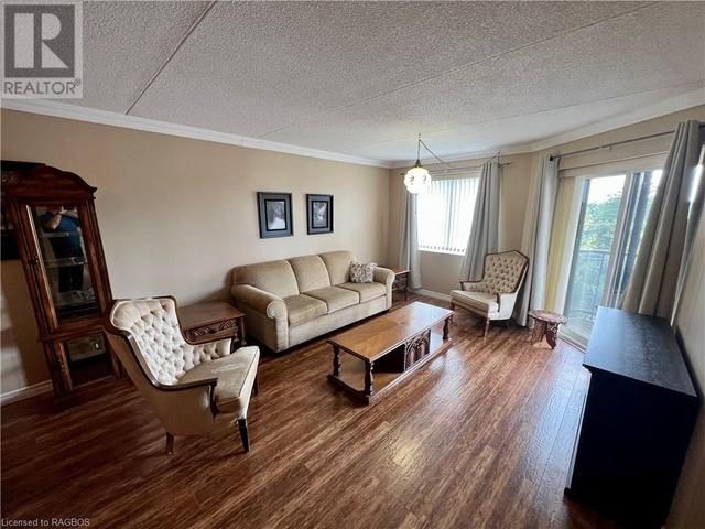 536 - 11th Avenue Unit# 501, Condo with 2 bedrooms, 1 bathrooms and 1 parking in Hanover ON | Image 6