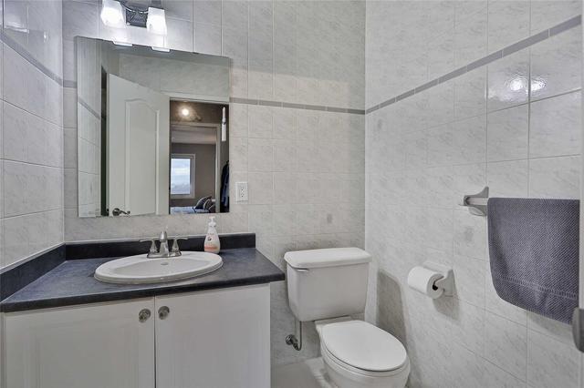 40 Isa Crt, House semidetached with 3 bedrooms, 3 bathrooms and 4 parking in Vaughan ON | Image 17
