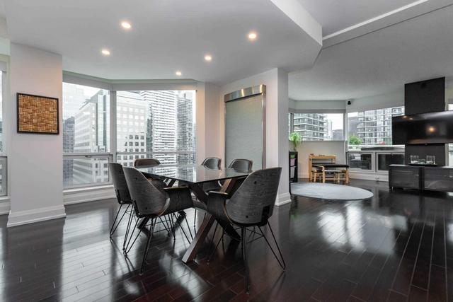ph#7 - 10 Queens Quay W, Condo with 3 bedrooms, 3 bathrooms and 2 parking in Toronto ON | Image 6