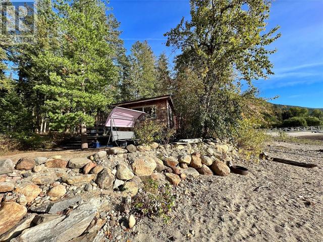 8554 97a Highway, House detached with 2 bedrooms, 1 bathrooms and null parking in North Okanagan F BC | Image 8