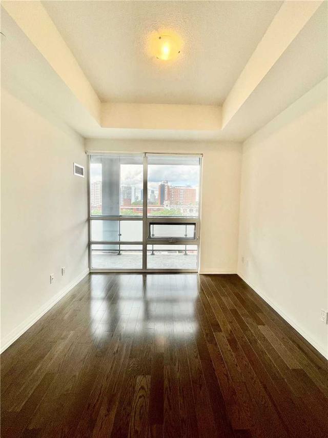 809 - 460 Adelaide St E, Condo with 1 bedrooms, 1 bathrooms and 1 parking in Toronto ON | Image 2