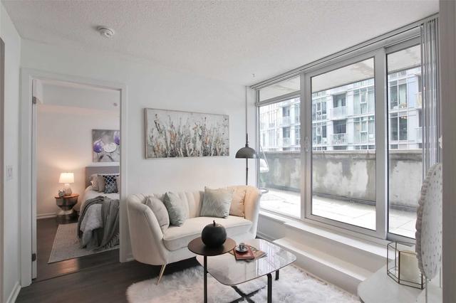 911w - 36 Lisgar St, Condo with 2 bedrooms, 2 bathrooms and 1 parking in Toronto ON | Image 15