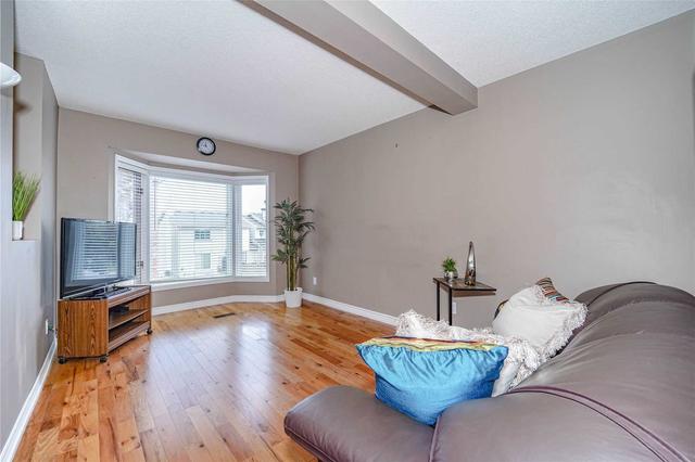 75 William Curtis Circ, Townhouse with 3 bedrooms, 2 bathrooms and 3 parking in Newmarket ON | Image 11