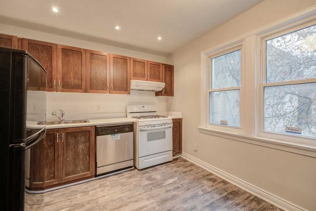 upper - 293 Augusta Ave, House attached with 2 bedrooms, 1 bathrooms and 0 parking in Toronto ON | Image 14