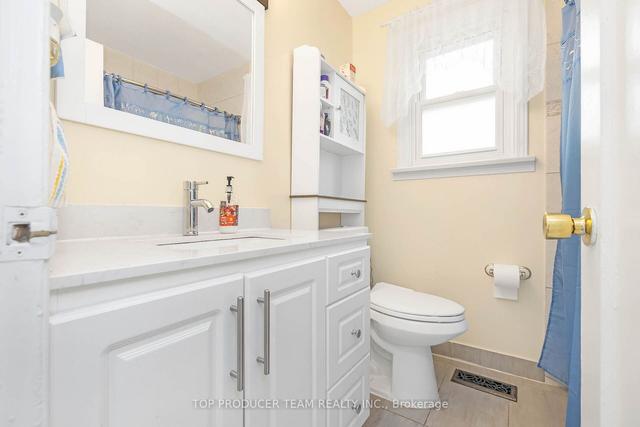 42 Ionview Rd, House detached with 3 bedrooms, 3 bathrooms and 4 parking in Toronto ON | Image 15