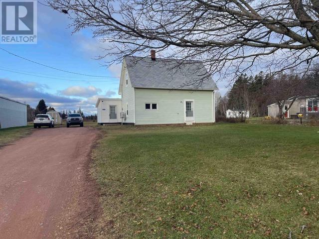 225 Church Street, House detached with 5 bedrooms, 1 bathrooms and null parking in Tignish PE | Image 2