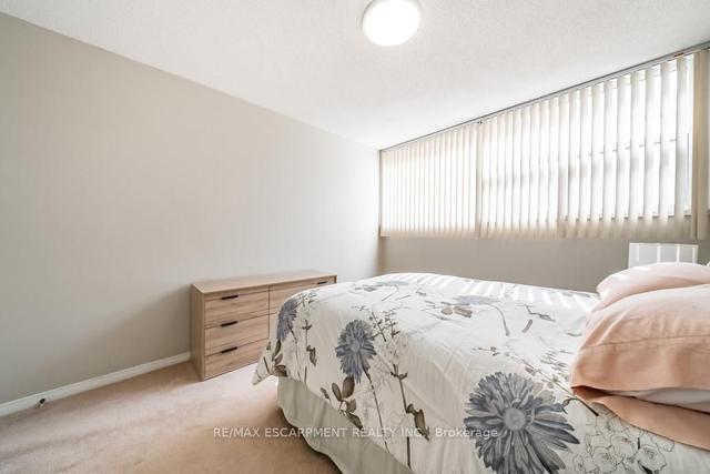 402 - 293 Mohawk Rd E, Condo with 2 bedrooms, 1 bathrooms and 1 parking in Hamilton ON | Image 13