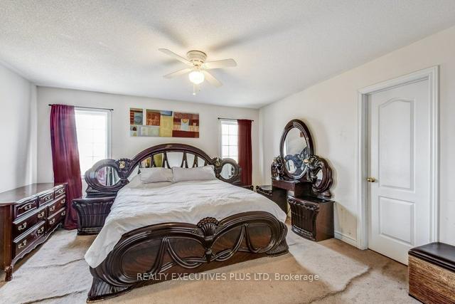 68 Oblate Cres, House detached with 4 bedrooms, 4 bathrooms and 6 parking in Brampton ON | Image 37