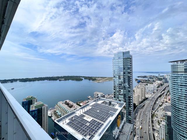 6302 - 100 Harbour St, Condo with 2 bedrooms, 2 bathrooms and 1 parking in Toronto ON | Image 12