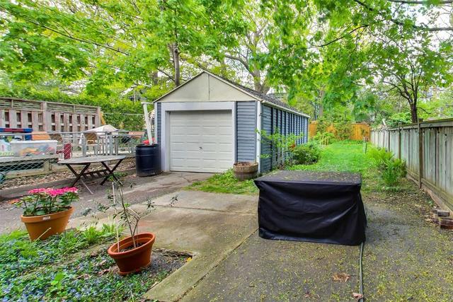 195 Arlington Ave, House semidetached with 3 bedrooms, 2 bathrooms and 3 parking in Toronto ON | Image 35