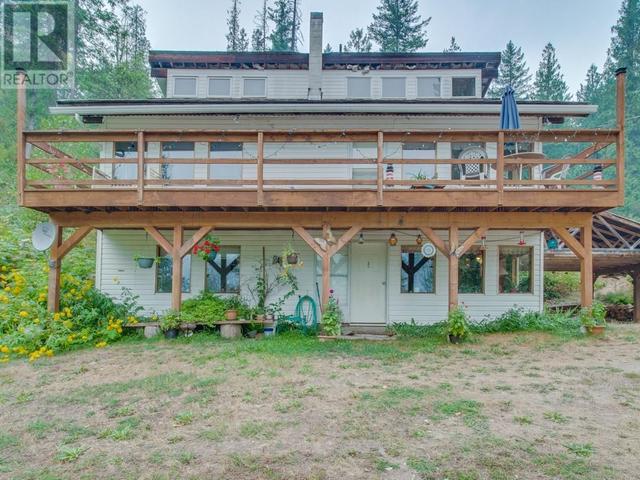 2373 Mabel Lake Road, House detached with 3 bedrooms, 3 bathrooms and null parking in North Okanagan F BC | Image 2
