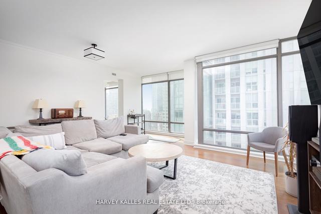 2403 - 18 Yorkville Ave, Condo with 2 bedrooms, 2 bathrooms and 1 parking in Toronto ON | Image 12