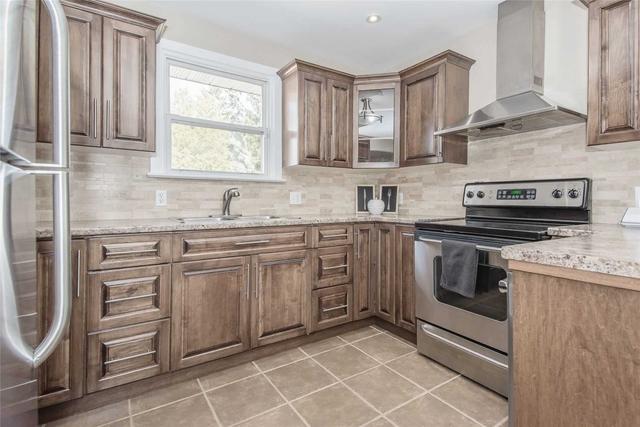 73 Christopher Dr, House detached with 2 bedrooms, 2 bathrooms and 3 parking in Cambridge ON | Image 6