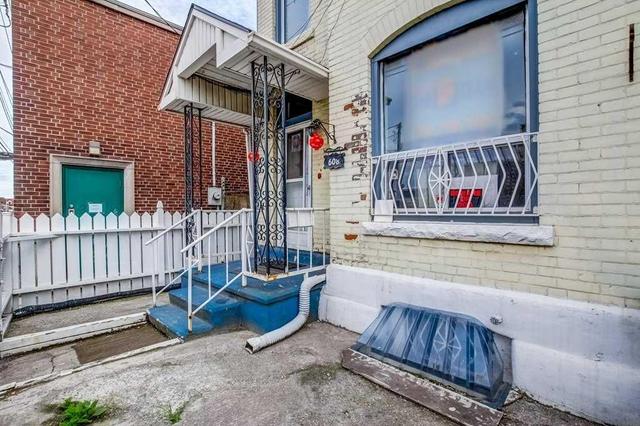 608 Barton St E, House detached with 3 bedrooms, 2 bathrooms and 3 parking in Hamilton ON | Image 6
