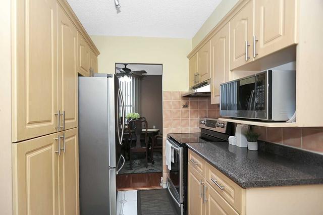 1207 - 5 Parkway Forest Dr, Condo with 2 bedrooms, 1 bathrooms and 1 parking in Toronto ON | Image 11
