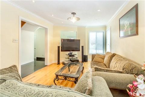 909 Focal Rd, House detached with 5 bedrooms, 4 bathrooms and 2 parking in Mississauga ON | Image 3