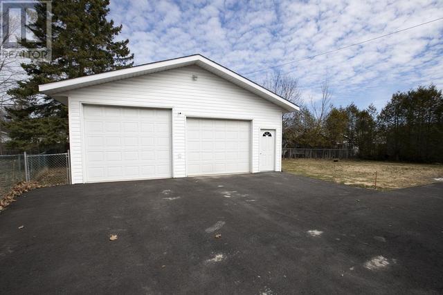 77 Carol Ct, House detached with 3 bedrooms, 1 bathrooms and null parking in Sault Ste. Marie ON | Image 5