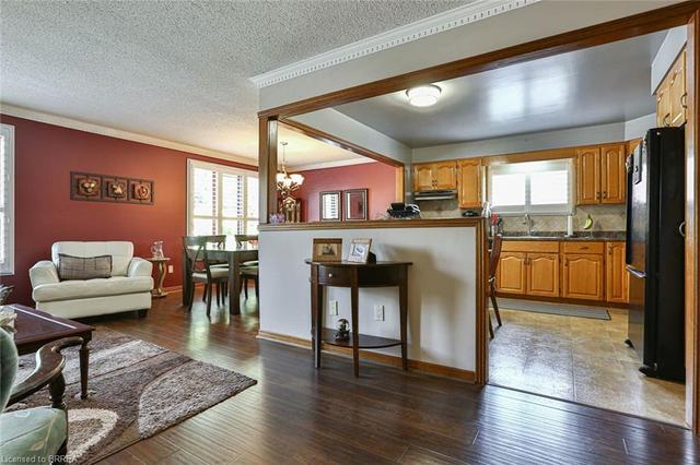 33 Spartan Drive, House detached with 4 bedrooms, 2 bathrooms and 3 parking in Brantford ON | Image 7
