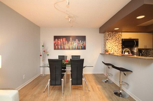 628 - 801 King St W, Condo with 2 bedrooms, 2 bathrooms and 1 parking in Toronto ON | Image 5