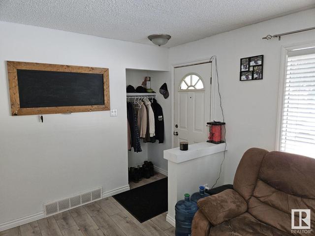 4907 44 St, House detached with 3 bedrooms, 1 bathrooms and null parking in Two Hills AB | Image 13