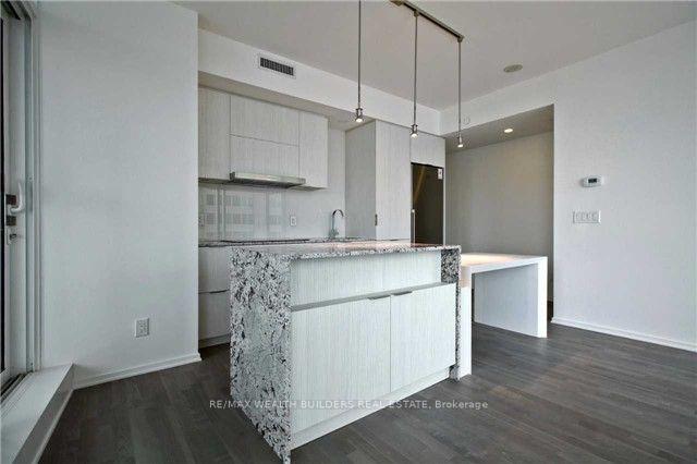 1101 - 1 Bloor St E, Condo with 2 bedrooms, 2 bathrooms and 1 parking in Toronto ON | Image 6