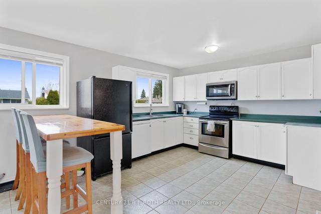 307 Scott St, House detached with 4 bedrooms, 2 bathrooms and 5 parking in Midland ON | Image 35