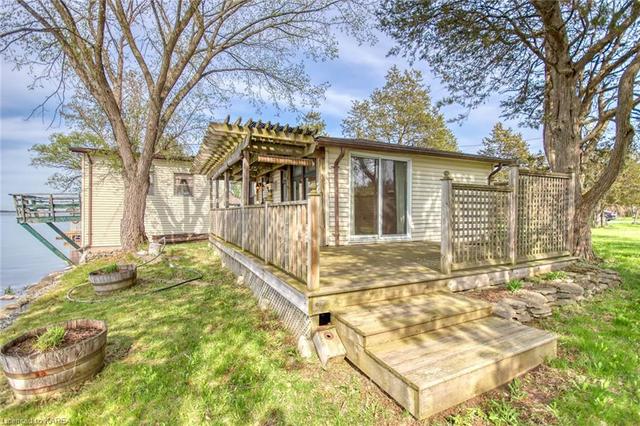 541e South Shore Road, House detached with 2 bedrooms, 1 bathrooms and 4 parking in Greater Napanee ON | Image 2