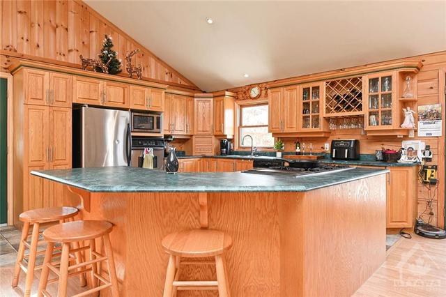 4 B12 Road, House detached with 3 bedrooms, 2 bathrooms and 10 parking in Rideau Lakes ON | Image 8