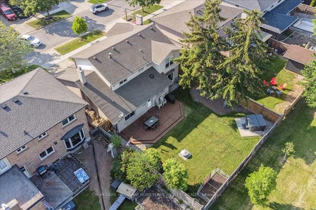 10 Farmingdale Cres, House detached with 4 bedrooms, 4 bathrooms and 4 parking in Hamilton ON | Image 29