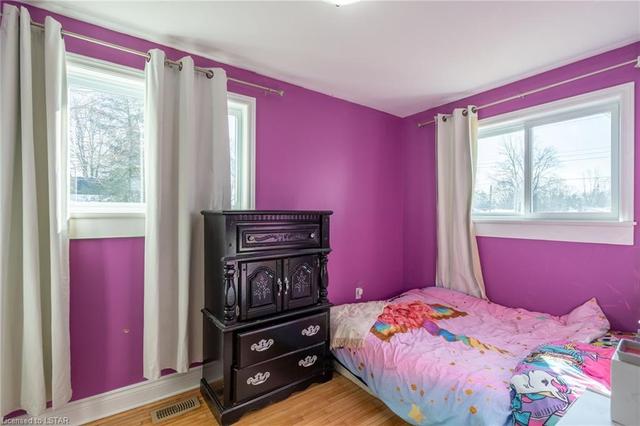 30 Broadway Avenue E, House detached with 3 bedrooms, 1 bathrooms and null parking in Chatham Kent ON | Image 6