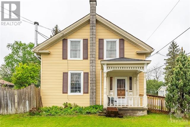 206 Drummond Street E, House detached with 3 bedrooms, 1 bathrooms and 2 parking in Merrickville Wolford ON | Image 1