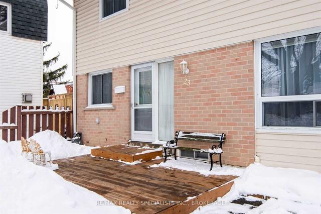 23 Homer Sq, House detached with 3 bedrooms, 1 bathrooms and 2 parking in Brampton ON | Image 12