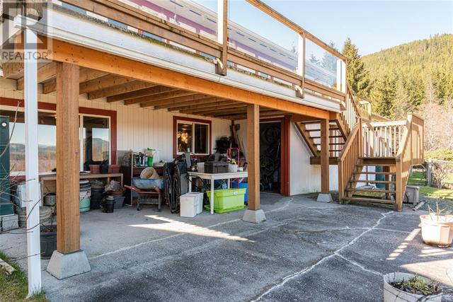 111 Seaview St, House detached with 3 bedrooms, 3 bathrooms and 4 parking in Sayward BC | Image 30
