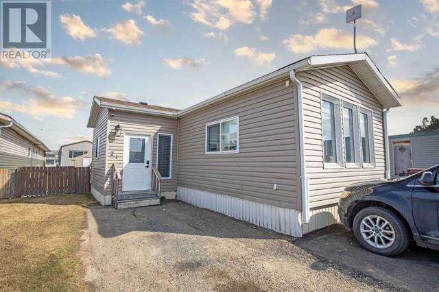 21, - 9531 98 Street, Home with 2 bedrooms, 1 bathrooms and 1 parking in Grande Prairie AB | Image 1
