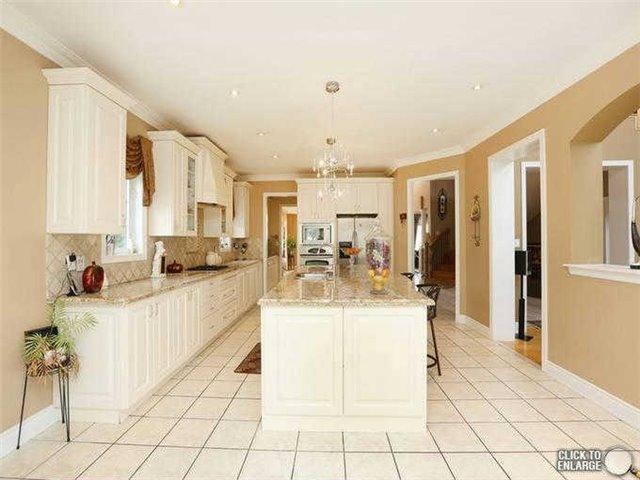 32 Adriatic Cres, House detached with 4 bedrooms, 5 bathrooms and 6 parking in Brampton ON | Image 7