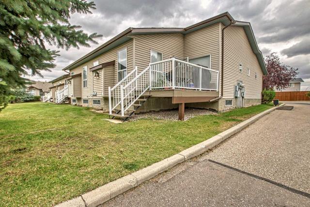38 Tararidge Circle Ne, Home with 2 bedrooms, 2 bathrooms and 2 parking in Calgary AB | Image 35