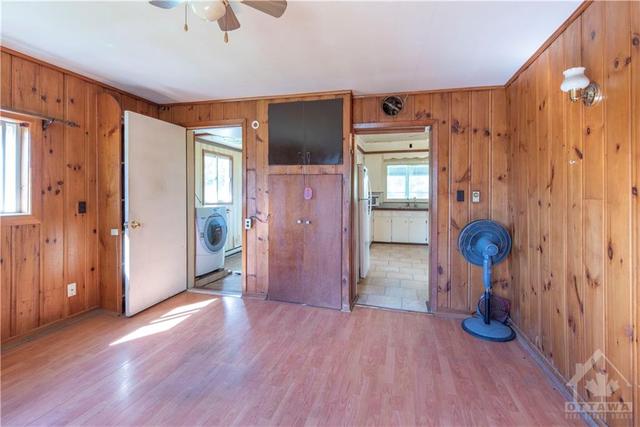 1098 Barryvale Road, House detached with 3 bedrooms, 2 bathrooms and 10 parking in Greater Madawaska ON | Image 18