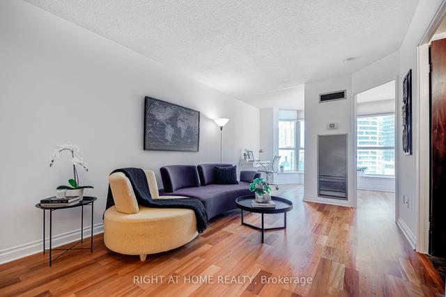 2108 - 44 St Joseph St, Condo with 1 bedrooms, 1 bathrooms and 1 parking in Toronto ON | Image 27