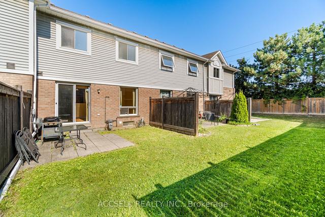 68 Wickstead Crt, Townhouse with 3 bedrooms, 4 bathrooms and 2 parking in Brampton ON | Image 26